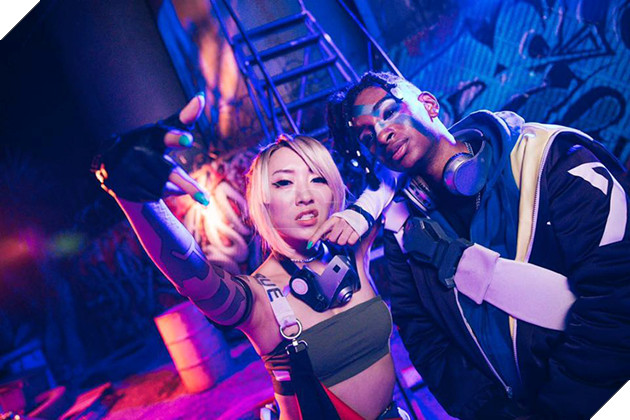 LMHT: Không thể rời mắt với bộ cosplay True Damage cực chuẩn của người hâm mộ 7
