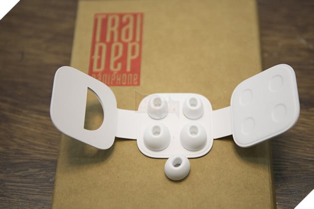 Trên tay nhanh tai nghe AirPods Pro có mặt đầu tiên tại Việt Nam có mức giá hơn 7 triệu đồng 7