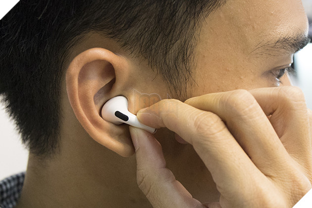Trên tay nhanh tai nghe AirPods Pro có mặt đầu tiên tại Việt Nam có mức giá hơn 7 triệu đồng 15