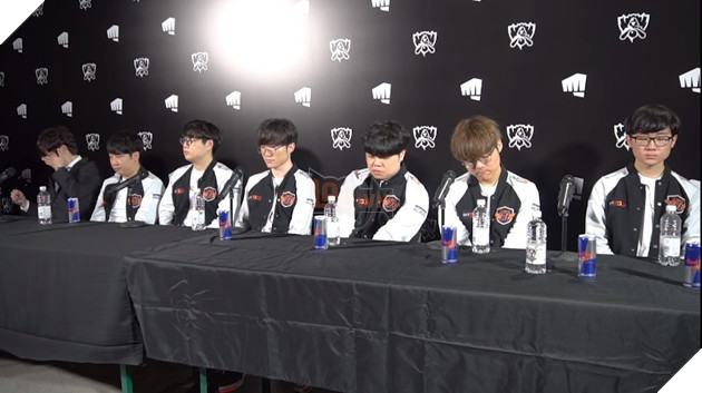 LMHT: HLV KkOma bật khóc khi SKT T1 thua đau đớn trước G2 Esports 4