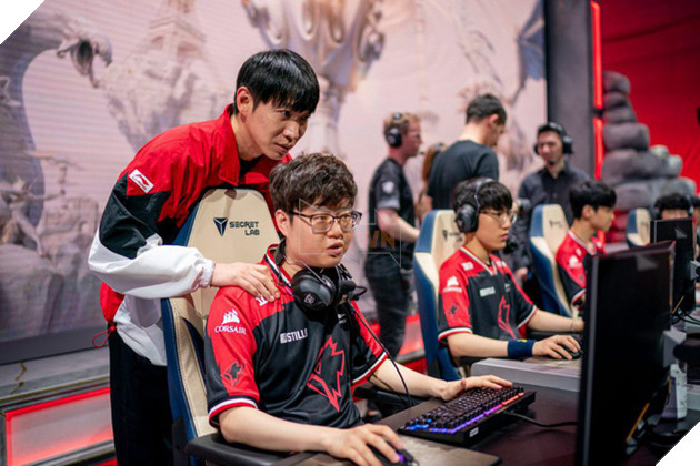 LMHT: DragonX đặt mục tiêu tham dự CKTG 3 lần liên tiếp với sự tham gia của tân HLV cvMax - Ảnh 2.