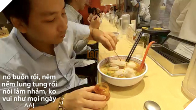 Khoa Pug than phiền vì nữ phục vụ người Việt dùng đũa chỉ mặt trong quán mỳ ở Nhật gây tranh cãi - Ảnh 4.