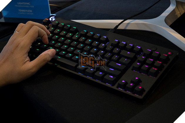 Bàn phím cơ Logitech G PRO X với khả năng thay Switch một cách dễ dàng 9