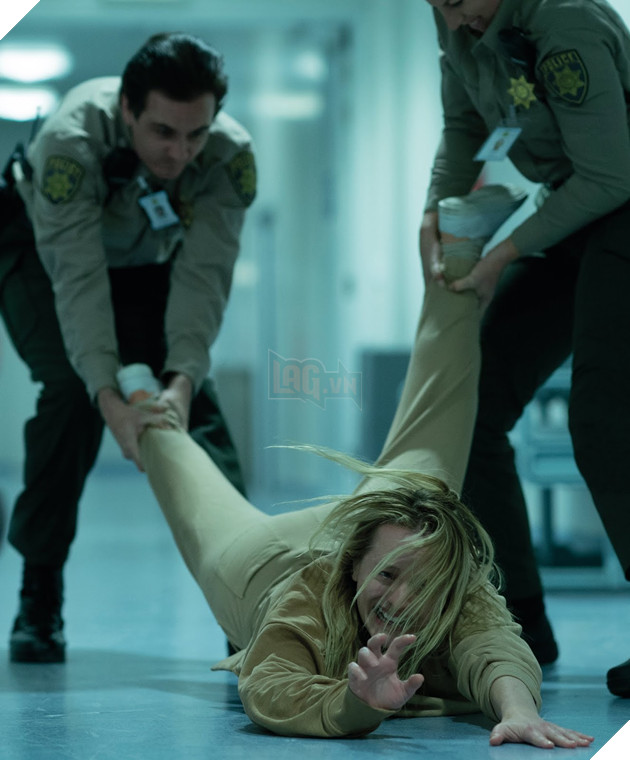 Thương hiệu kinh dị huyền thoại The Invisible Man tung trailer mới đầy ám ảnh 4