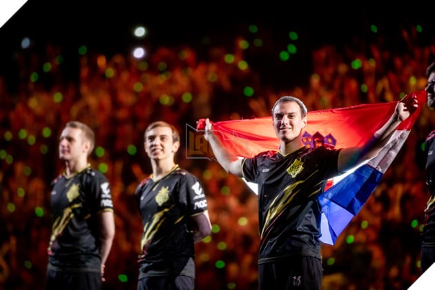 LMHT: Dù trong thế thua nhưng Perkz vẫn nổi máu trẻ trâu , gạ solo Yasuo 1vs1 với FPX 2