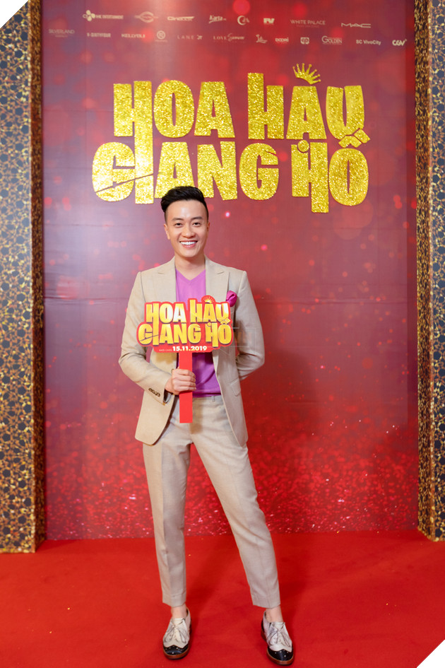 Cặp đôi Bỗng dưng muốn khóc tái ngộ, dàn người đẹp hút hồn sải bước trên thảm đỏ ra mắt phim Hoa hậu giang hồ