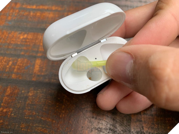 Hướng dẫn: Vệ sinh AirPods Pro vài cách đơn giản 3