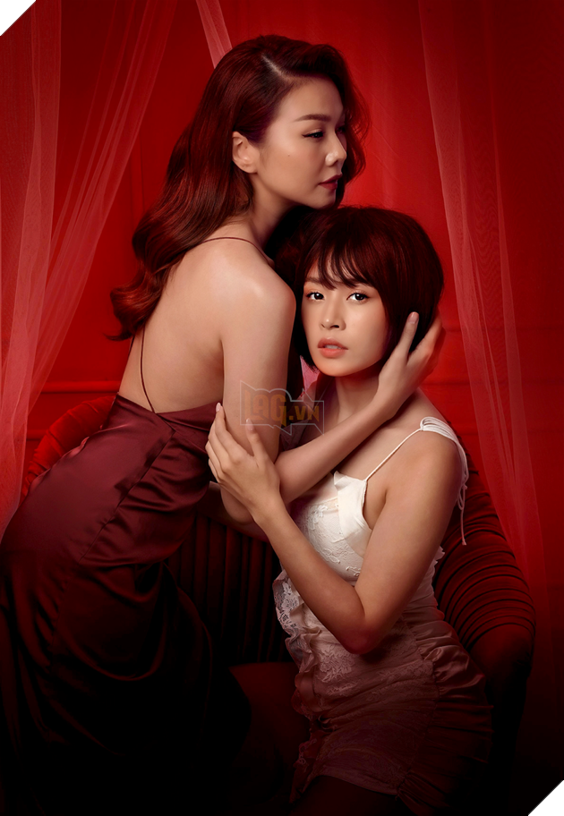 Hé lộ loạt ảnh đậm màu sắc bách hợp của Thanh Hằng - Chi Pu trong Chị chị em em 2