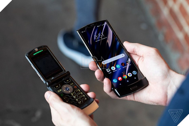 Huyền thoại Motorola Razr trở lại với màn hình cảm OLED 6,2 inch xịn xò và chip Snapdragon 710