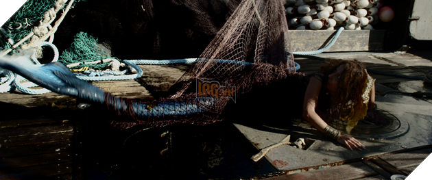 Mermaid Down: Người cá từ cổ tích bước ra đời thực với những pha trả thù đẫm máu 3