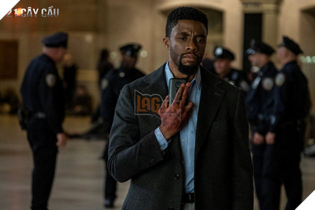 21 cây cầu hứa hẹn trở thành bộ phim hành động kịch tính dịp cuối năm 2