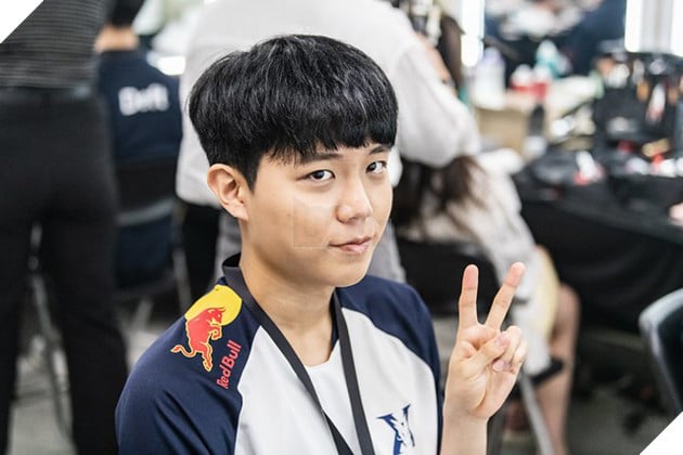 LMHT: SKT T1 hé lộ bản hợp đồng đầu tiên là một bom tấn Đi rừng, tiếp tục gia hạn với tài năng Effort 2