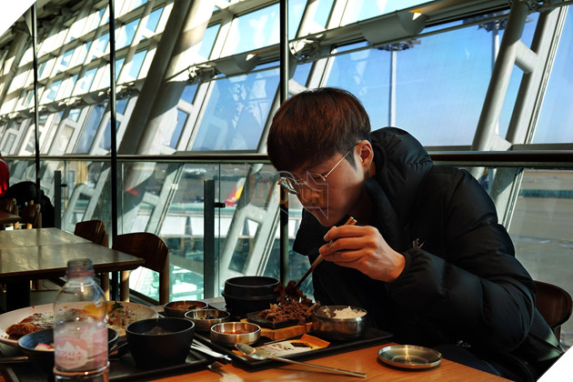 LMHT: Hình ảnh Faker và Teddy buồn bã tại sân bay khiến người hâm mộ chạnh lòng 5