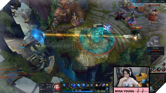 Suýt khóc òa vì bị đối phương giết tới 18 mạng, cô giáo Mina Young vẫn đốn tim học trò vì biểu cảm quá đáng yêu - Ảnh 2.