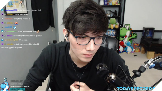 Bất ngờ nam streamer vừa chơi CS:GO mà còn vừa chơi LMHT cùng một lúc khiến người xem ngã ngửa