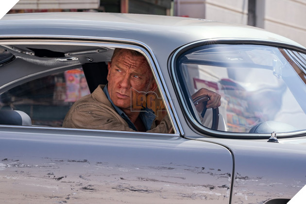 Daniel Craig tái xuất ngoạn mục trong trailer đầu tiên của bom tấn 007 3