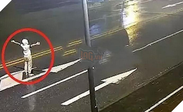 Vụ đôi nam nữ cãi nhau giữa đường rồi bị xe tông thẳng: Chàng trai bị phạt 10 tháng tù và bi kịch ngôn tình khiến mọi người ngao ngán - Ảnh 2.