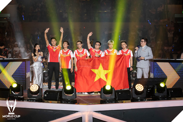 Huy Popper là ai ? Linh Vật của Liên Quân Mobile khi ủng hộ ai là team đó thua sấp mặt 4