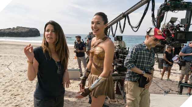 Wonder Woman 1984 vừa tung Teaser Trailer, đạo diễn đã hé lộ về Wonder Woman 3 2