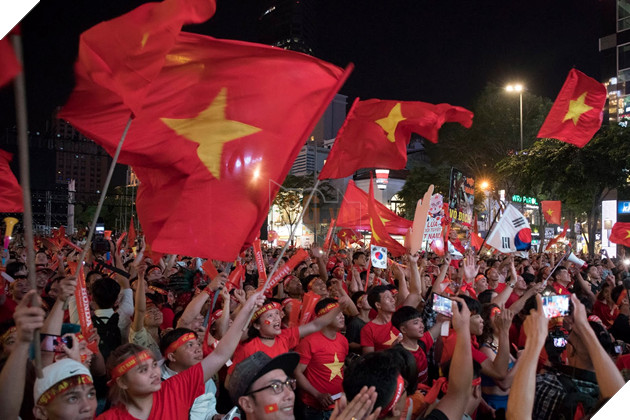 Sài Gòn không ngủ mừng tấm Huy chương Vàng SEA Games sau 60 năm chờ đợi 9