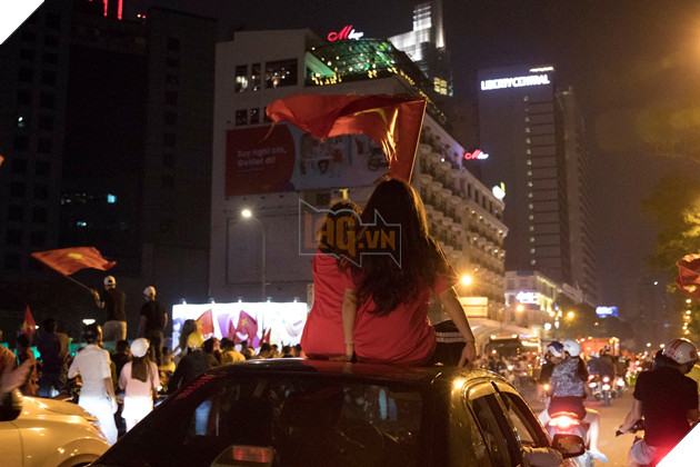 Sài Gòn không ngủ mừng tấm Huy chương Vàng SEA Games sau 60 năm chờ đợi 29