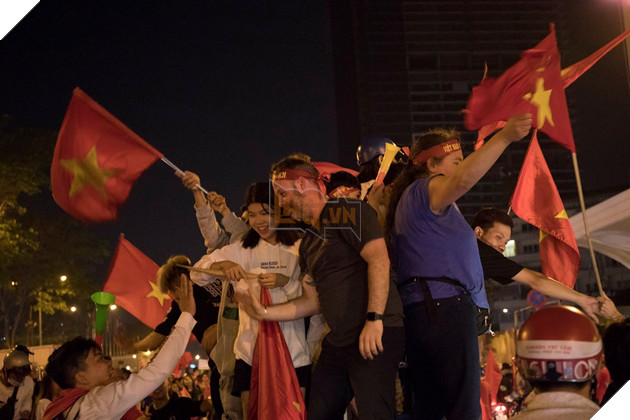 Sài Gòn không ngủ mừng tấm Huy chương Vàng SEA Games sau 60 năm chờ đợi 28