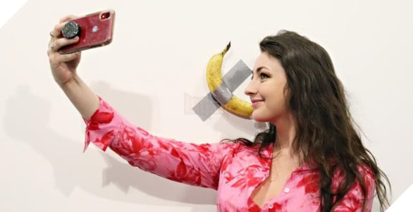 Tại sao trái chuối dán băng dính có giá gần 3 tỉ đồng? - Ảnh 1.