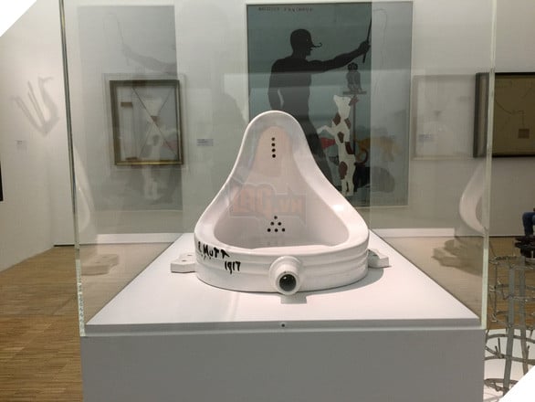 Tại sao trái chuối dán băng dính có giá gần 3 tỉ đồng? - Ảnh 2.