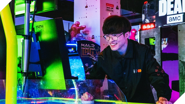 Ai cũng muốn kết thân cùng Faker, nhưng chỉ có duy nhất Tyler1 là được Quỷ Vương đáp lễ nhiệt tình - Ảnh 7.