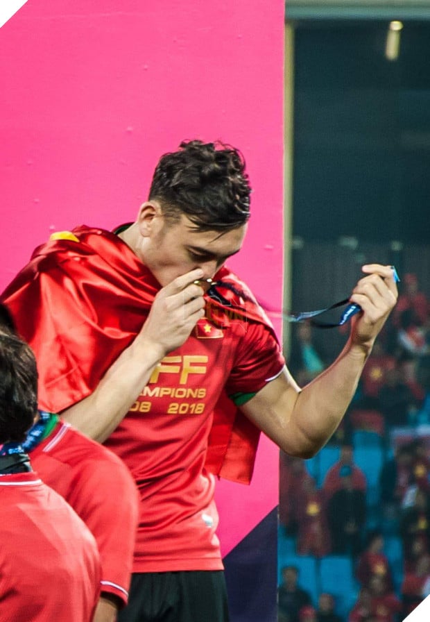 Không lên tiếng đính chính, Đặng Văn Lâm có động thái đầu tiên gây bất ngờ giữa nghi vấn lộ đoạn chat 18+ - Ảnh 2.