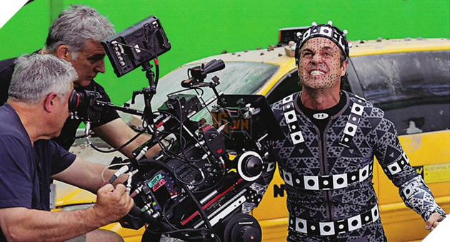 Người khổng lồ xanh Mark Ruffalo: Đóng phim siêu anh hùng nhiều lúc cũng xấu hổ lắm chứ bộ - Ảnh 2.