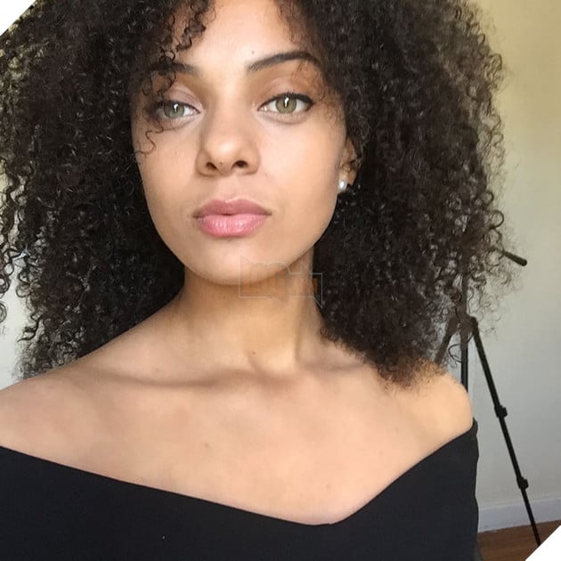 Điểm danh dàn nữ chính đốn tim khán giả trong Black Christmas 8