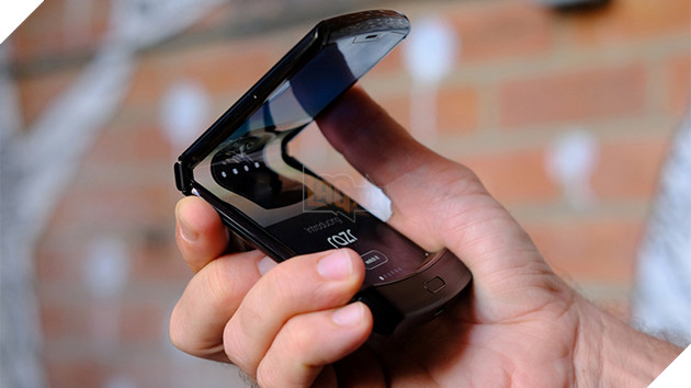 Vì không đủ sản phâm, Motorola buộc dời ngày phát hành smartphone Razr sang năm 2020