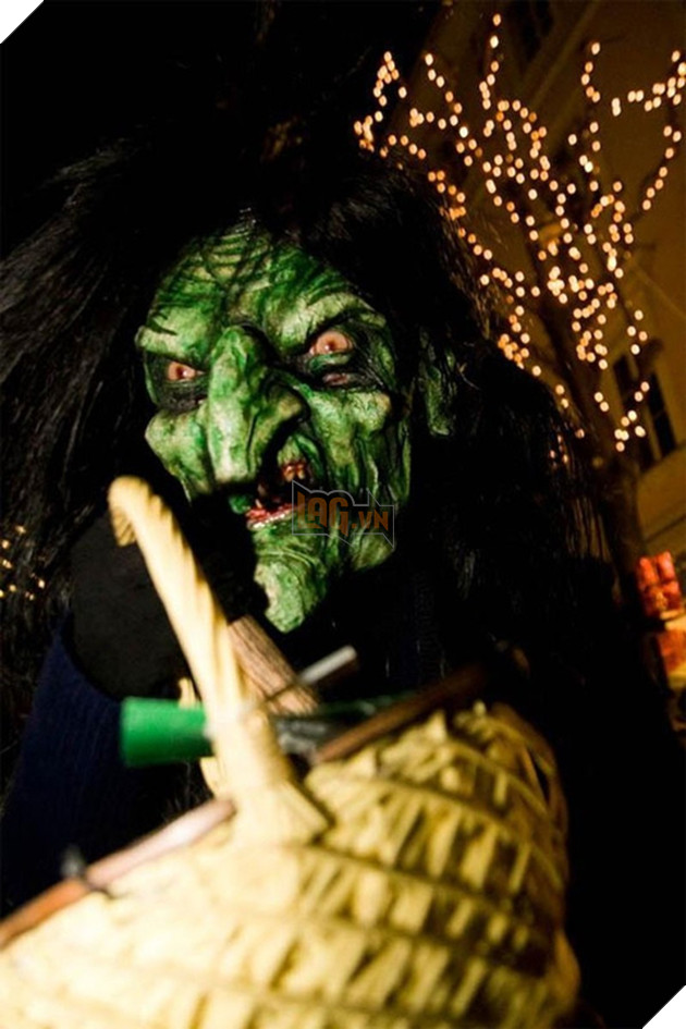 Truyen thuyet kinh di ve nhung quai vat hoanh hanh dem Giang sinh