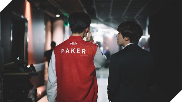 HLV kkOma chính thức làm đám cưới ngày hôm nay, fan sốt ruột vì tin đồn Faker không tham dự hôn lễ - Ảnh 2.