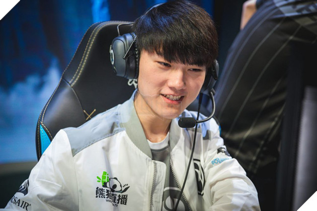 LMHT: Mlxg hé lộ JackeyLove sẽ về với RNG vì chấn thương của Uzi trở nên quá nặng 4