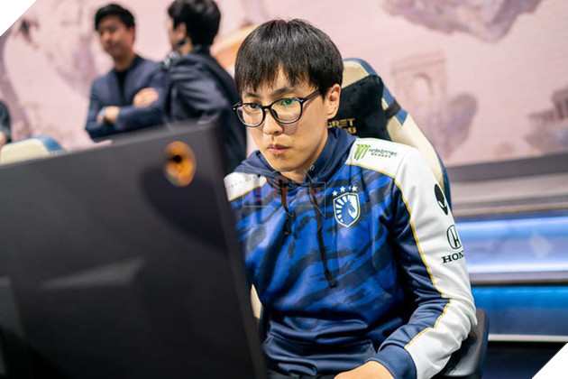 Chúc mừng năm mới cũng không yên với nhà G2: Doublelift bị Perkz trù ẻo thua sấp mặt ngay ngày đầu năm - Ảnh 2.