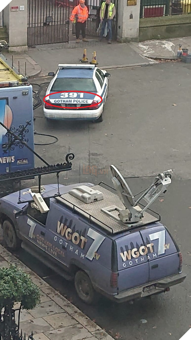 Lộ những hình ảnh đầu tiên của Robert Pattinson tại phim trường The Batman 2