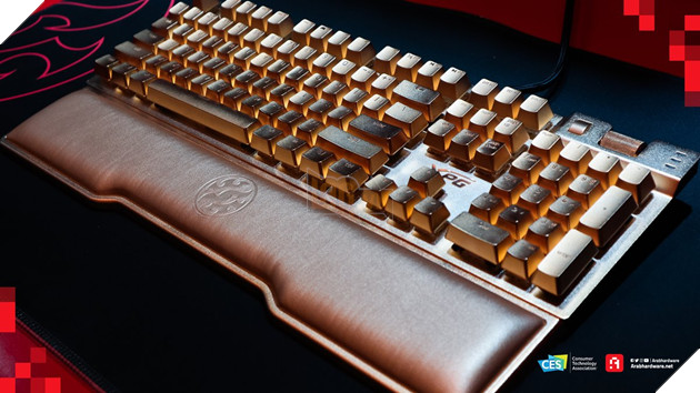 CES 2020: Hãng XPG cho ra mắt bàn phím mạ vàng 24k với giá 10.000USD 3