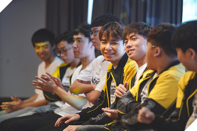 Góc nhìn từ câu chuyện Lowkey Esports: Cuộc chơi hao tiền tốn của mang tên Thể Thao Điện Tử Chuyên Nghiệp - Ảnh 2.