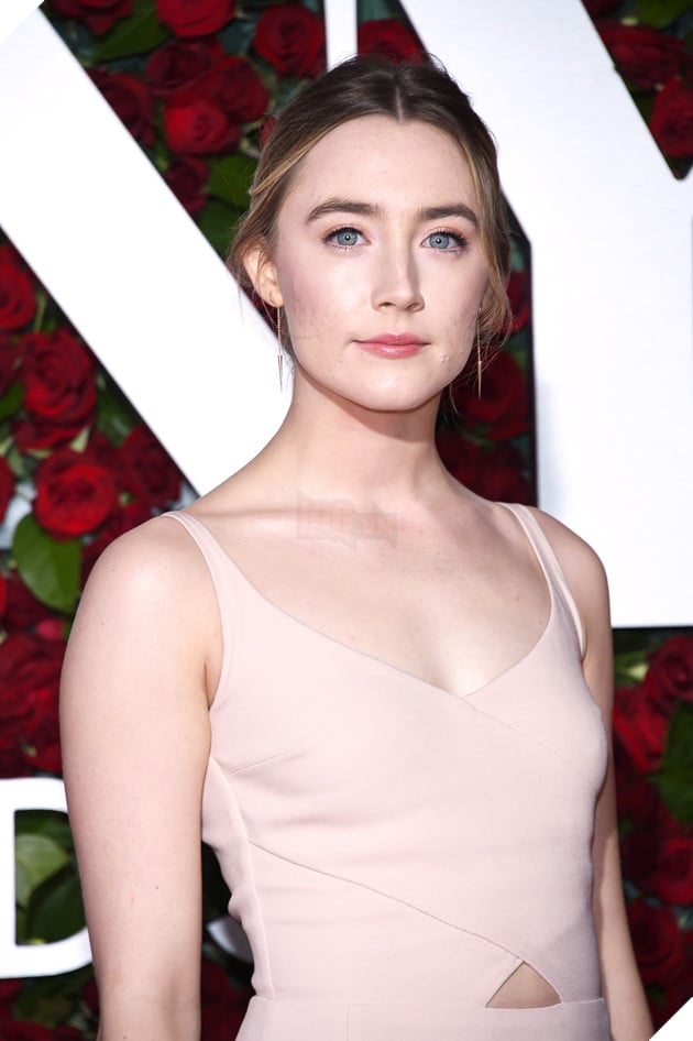 Ngắm nhan sắc đẹp lạ đầy quyến rũ của mỹ nhân 9X 4 lần được đề cử Oscar 5