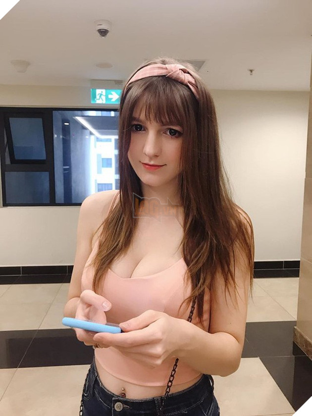 Góc tối cổ: Nữ DJ Ukraine từng “thả thính” Văn Hậu lên tiếng về sự cố giống Trâm Anh - Ảnh 2.