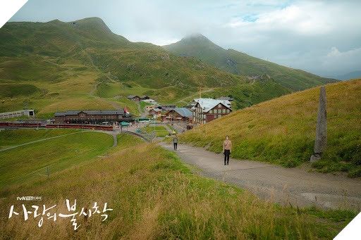 Crash Landing On You: Chuyện tình lãng mạn vượt biên giới Nam - Bắc Triều - siêu phẩm tình cảm, hài hước mới của Netflix 4
