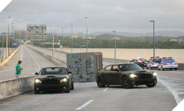 Fast & Furious: Khi dòng phim đua xe đường phố mở rộng quy mô 3