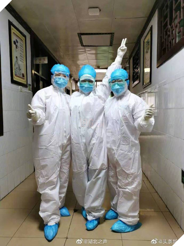 Những câu chuyện đẹp tại tâm dịch Vũ Hán khiến thế giới rơi lệ 6