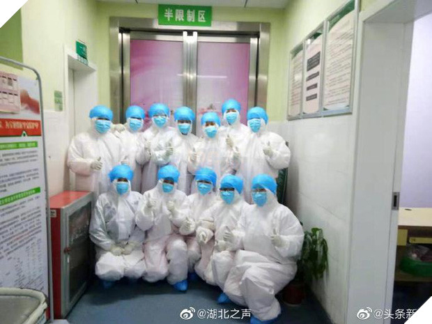 Những câu chuyện đẹp tại tâm dịch Vũ Hán khiến thế giới rơi lệ 7