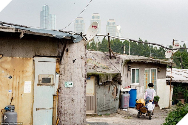 Bàng hoàng với khung cảnh khu phố ổ chuột trong Parasite ngoài đời thực 4