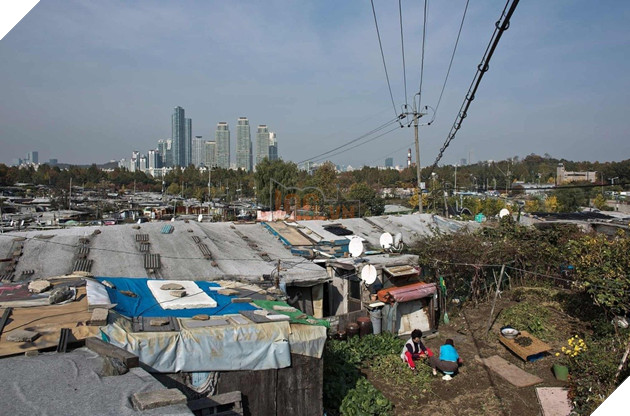 Bàng hoàng với khung cảnh khu phố ổ chuột trong Parasite ngoài đời thực 14