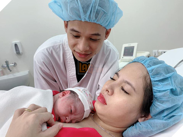 Vợ Độ Mixi hạ sinh quý tử, thế nhưng cộng đồng mạng lại được dịp troll cậu con trai Tùng Sói không thương tiếc - Ảnh 1.