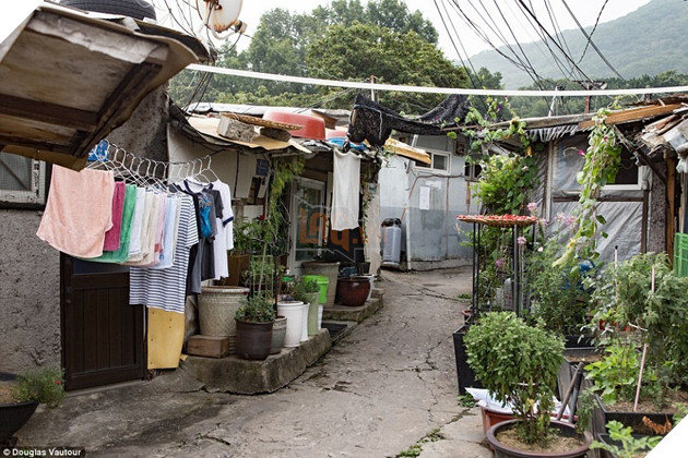 Bàng hoàng với khung cảnh khu phố ổ chuột trong Parasite ngoài đời thực 5